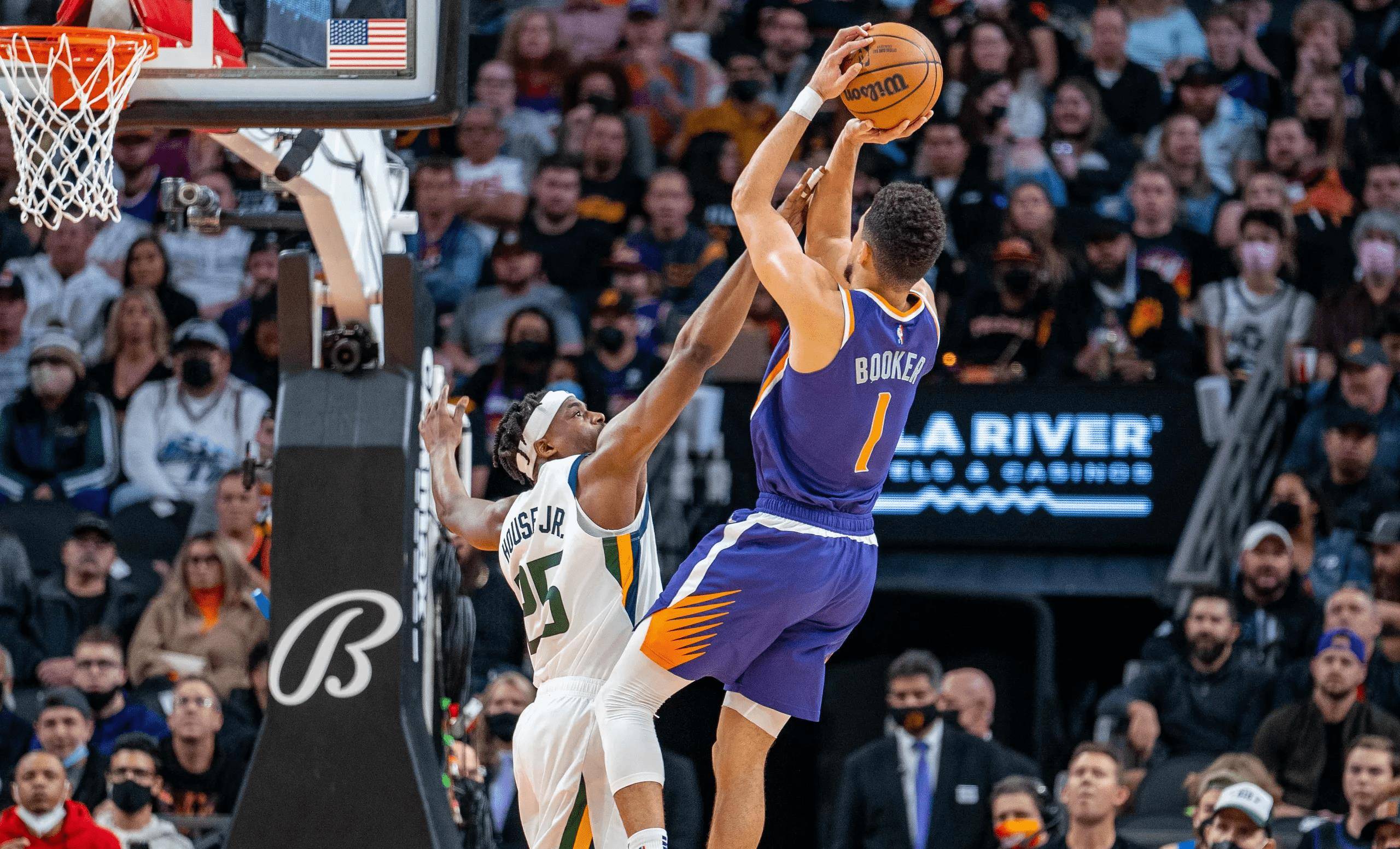 他以其犀利 他以其犀利